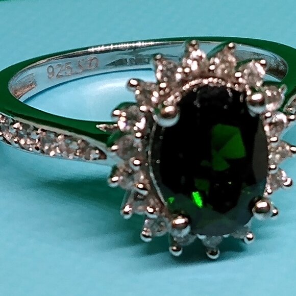 Beautiful Russian chrome diopside, size 5 - Picture 5 of 7